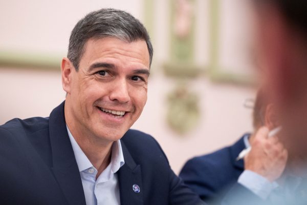 Χάνει έδαφος η Δεξιά στην Ισπανία