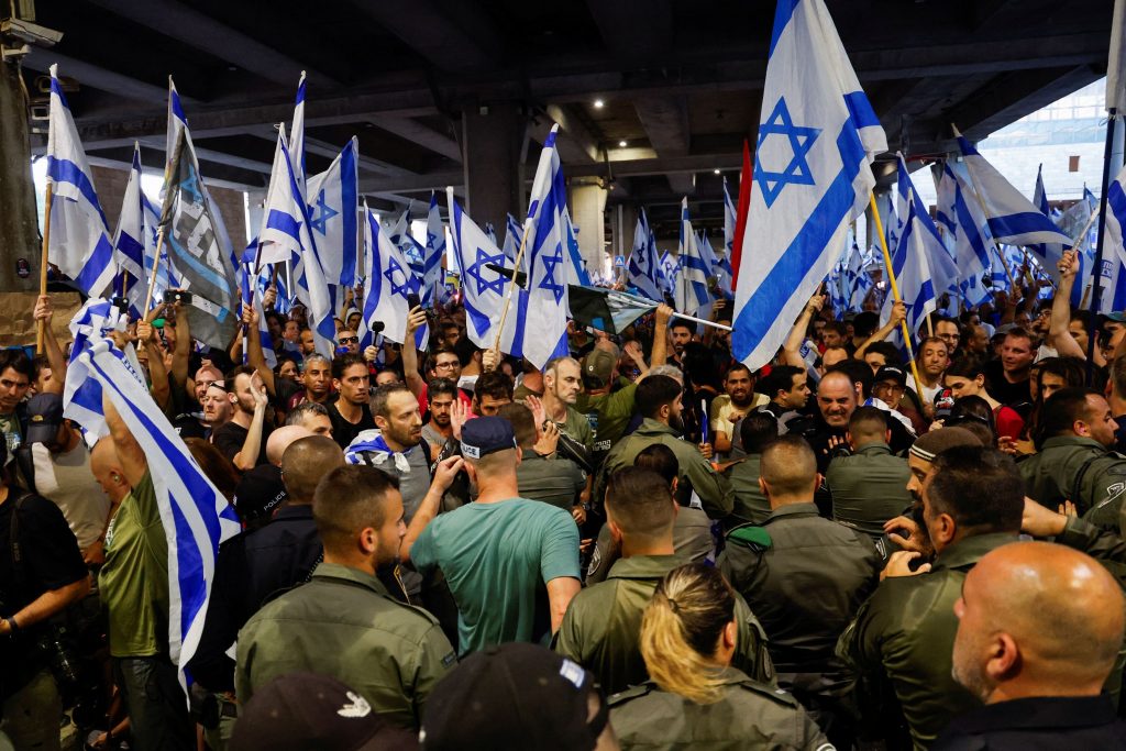Παραιτήθηκε ο αστυνομικός διευθυντής του Τελ Αβίβ – Κατήγγειλε πιέσεις για βίαιη καταστολή διαδηλώσεων