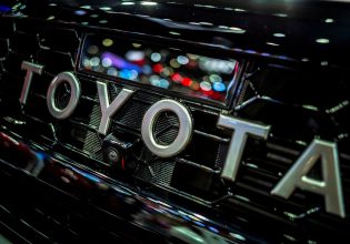 Toyota: Το επόμενο μοντέλο σχεδιάζεται για βόλτες στη Σελήνη