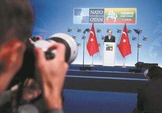 Δεν εγκαταλείπει τα τερτίπια ο «Σουλτάνος»