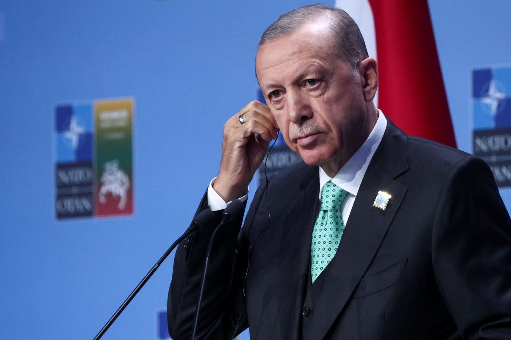 Τουρκία: Ο Ερντογάν καλεί την Σουηδία να λάβει μέτρα για την επικύρωση της ένταξής της στο ΝΑΤΟ από την Τουρκία