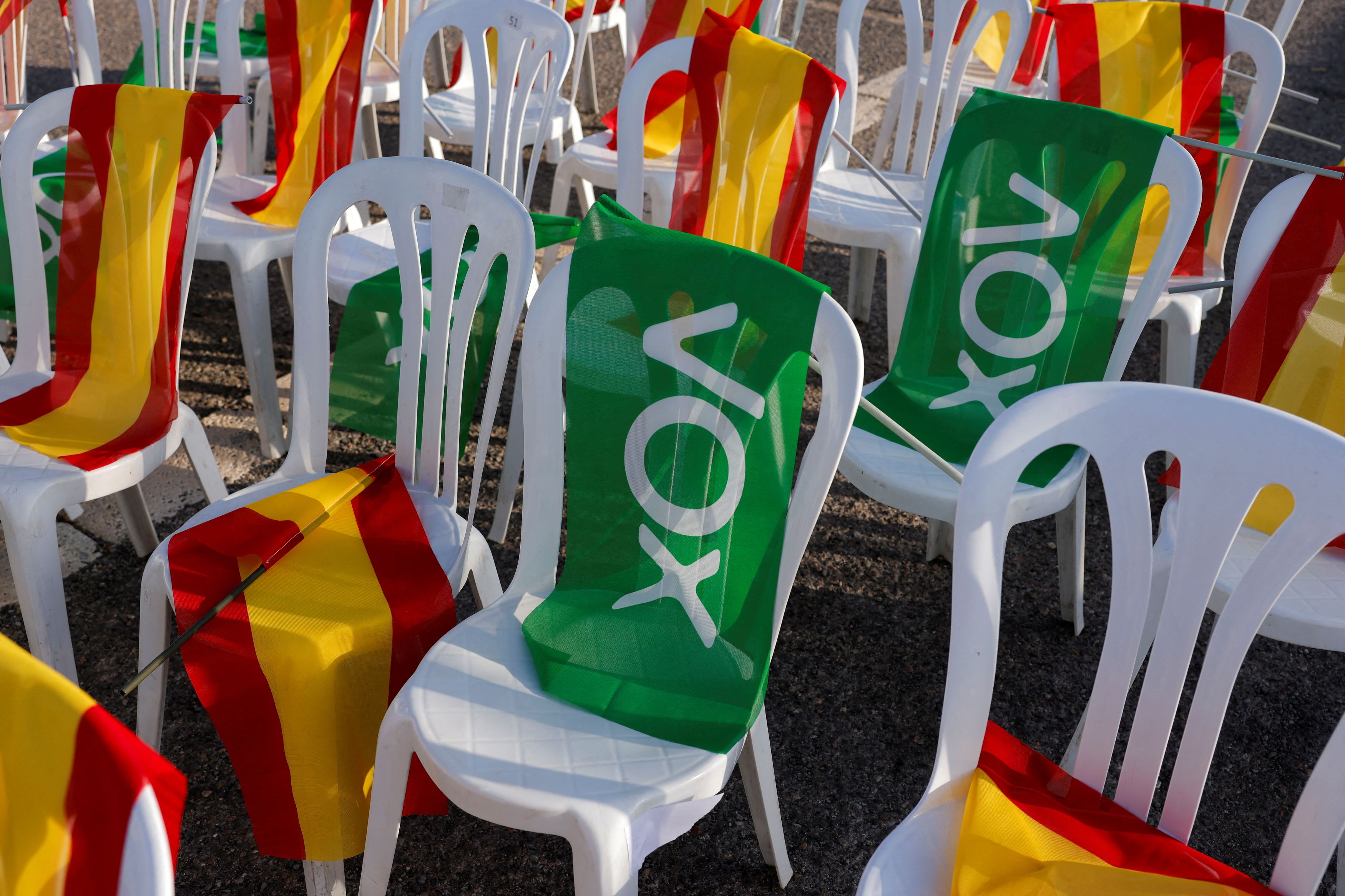 Εκλογές στην Ισπανία: Θα βάλει το Λαϊκό Κόμμα την ακροδεξιά στην κυβέρνηση για πρώτη φορά από τον Φράνκο και μετά;