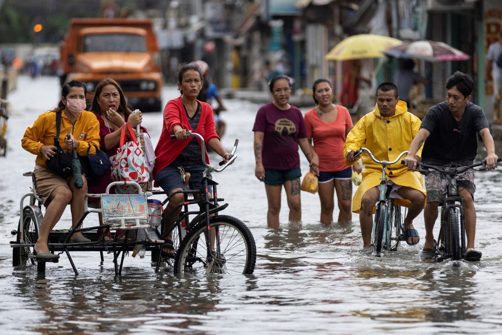 Κίνα: Σαρώνει ο τυφώνας Ντοκσούρι – Μεγάλες εκκενώσεις και τεράστιες καταστροφές