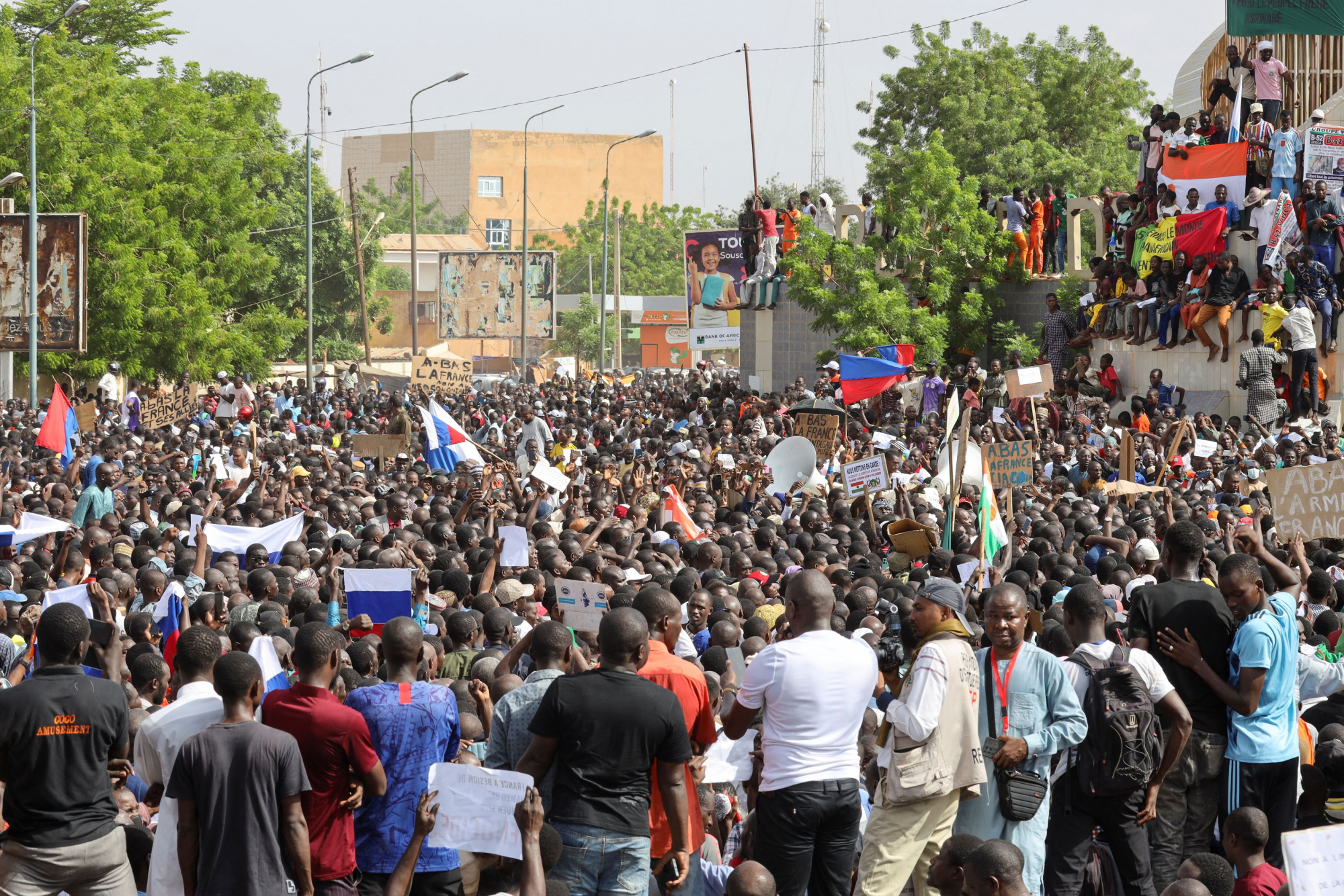 Πραξικόπημα στον Νίγηρα: Η Βρετανία καταδίκασε την υπονόμευση της δημοκρατίας