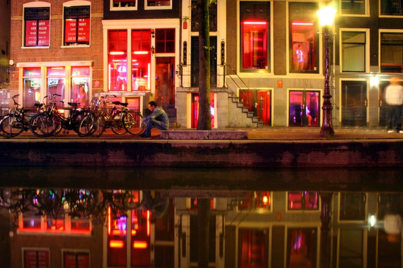Ολλανδία: Το «Ερωτικό Κέντρο» που διχάζει το Άμστερνταμ