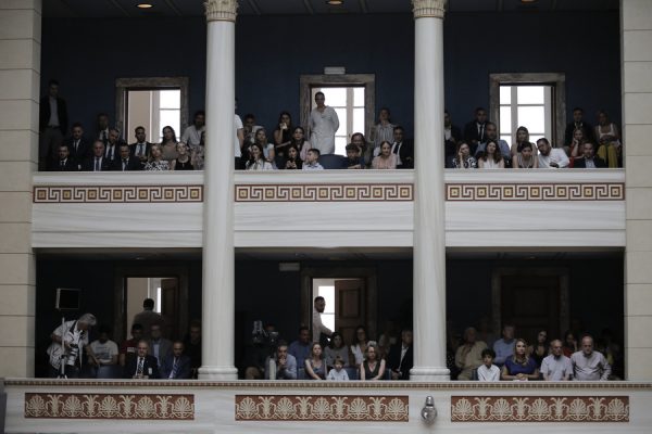 Οι πρώτες εντυπώσεις για τη Βουλή και τα μηνύματα Τασούλα