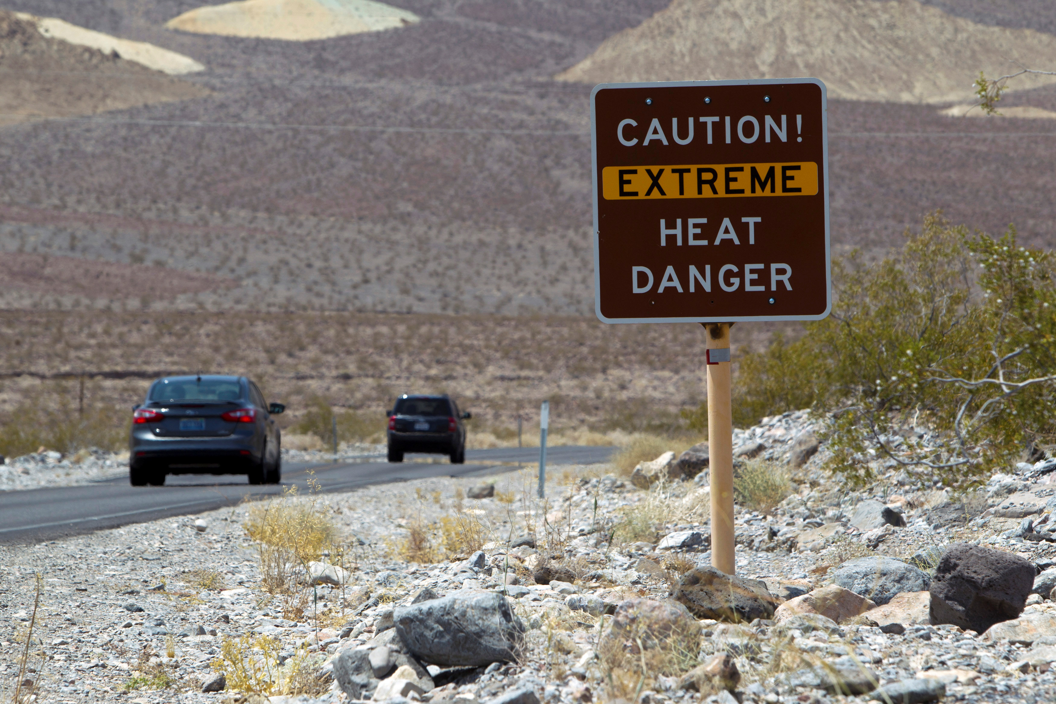 USA: Tourists flock to Death Valley to experience the hottest temperature on Earth