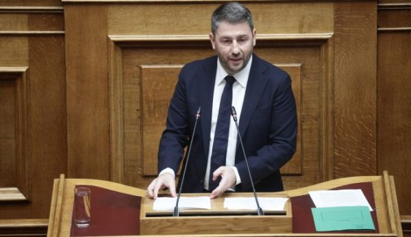 Ανδρουλάκης: Απαιτείται ένα πλαίσιο πραγματικής προστασίας της αγοραστικής δύναμης των μισθών