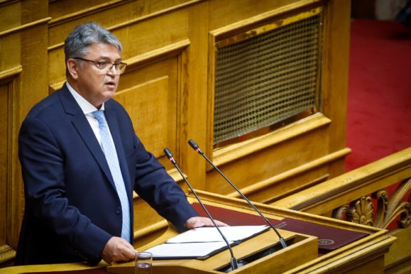 Είκοσι χρόνια πίσω μας γύρισε ο Νατσιός – «Θα μας φακελώνουν με τις νέες ταυτότητες»