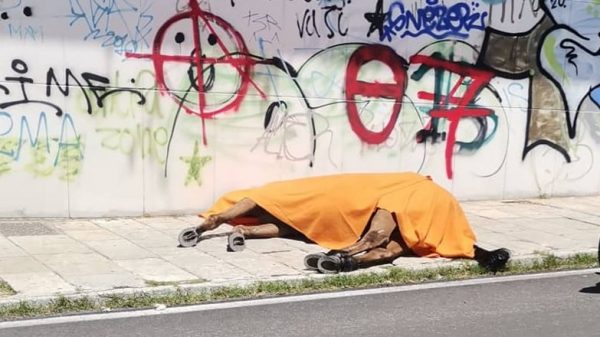 Θάνατος αλόγου στην Κέρκυρα: «Ένιωσε κίνδυνο για τη ζωή του» – Τι δήλωσε ο δικηγόρος του ποδηλάτη μετά το βίντεο της ντροπής