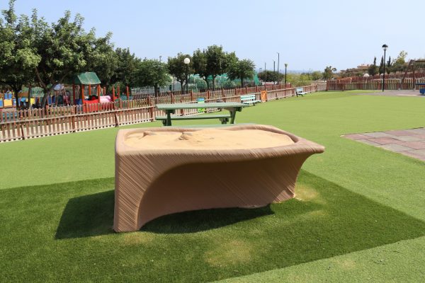 Παιχνίδι συμπερίληψης σε παιδική χαρά του Αλίμου