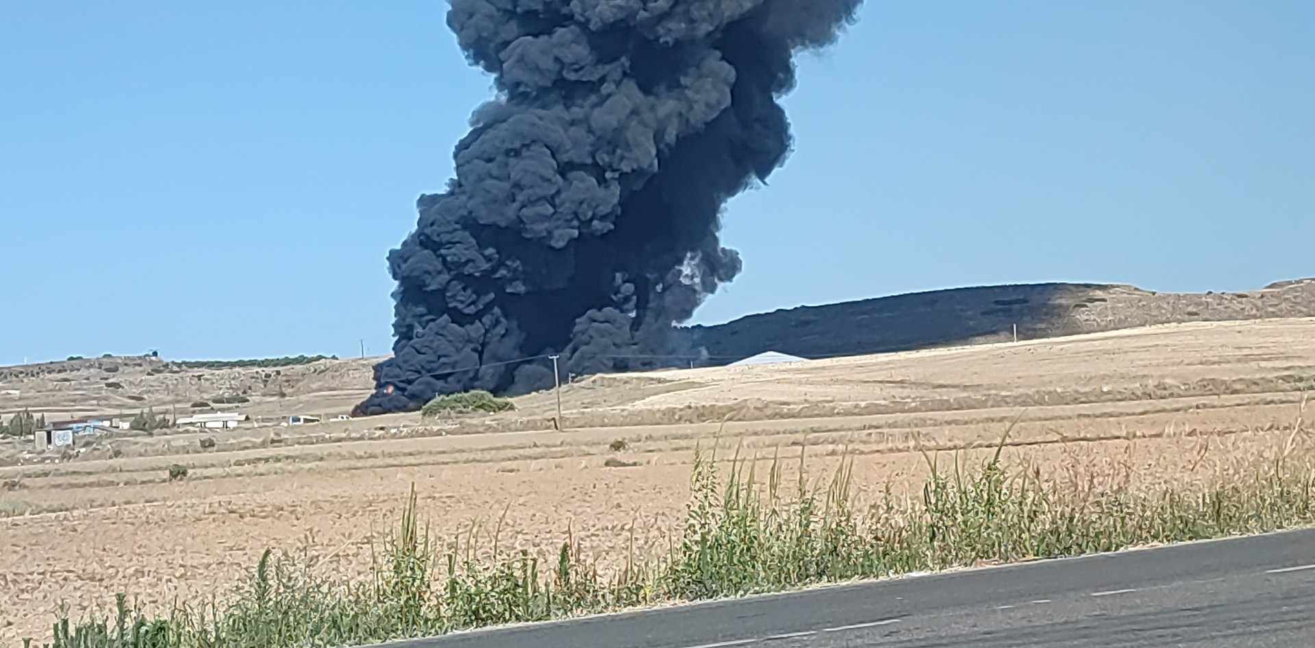 Κύπρος: Μεγάλη φωτιά σε εργοστάσιο ανακύκλωσης - Φλέγεται ολοσχερώς