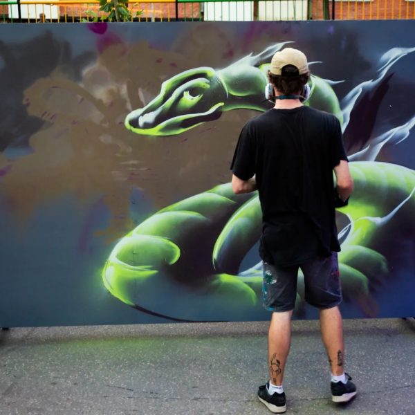 Κόσοβο: Εικονογραφώντας την τσιμεντένια «ζούγκλα» της Πρίστινα