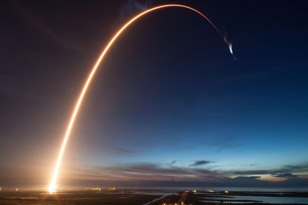SpaceX: Οι δορυφόροι του Starlink κινδυνεύουν από συγκρούσεις χιλιάδες φορές το μήνα