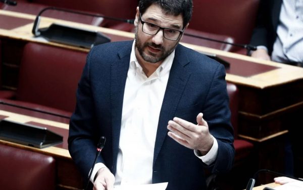 Ηλιόπουλος στον Πιερρακάκη: Η πολιτική της ΝΔ αυξάνει τις ανισότητες και στην εκπαίδευση