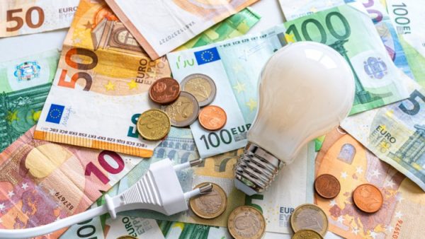 Ρεύμα: Τρία μέτρα για στήριξη ευάλωτων και περιορισμό κακοπληρωτών