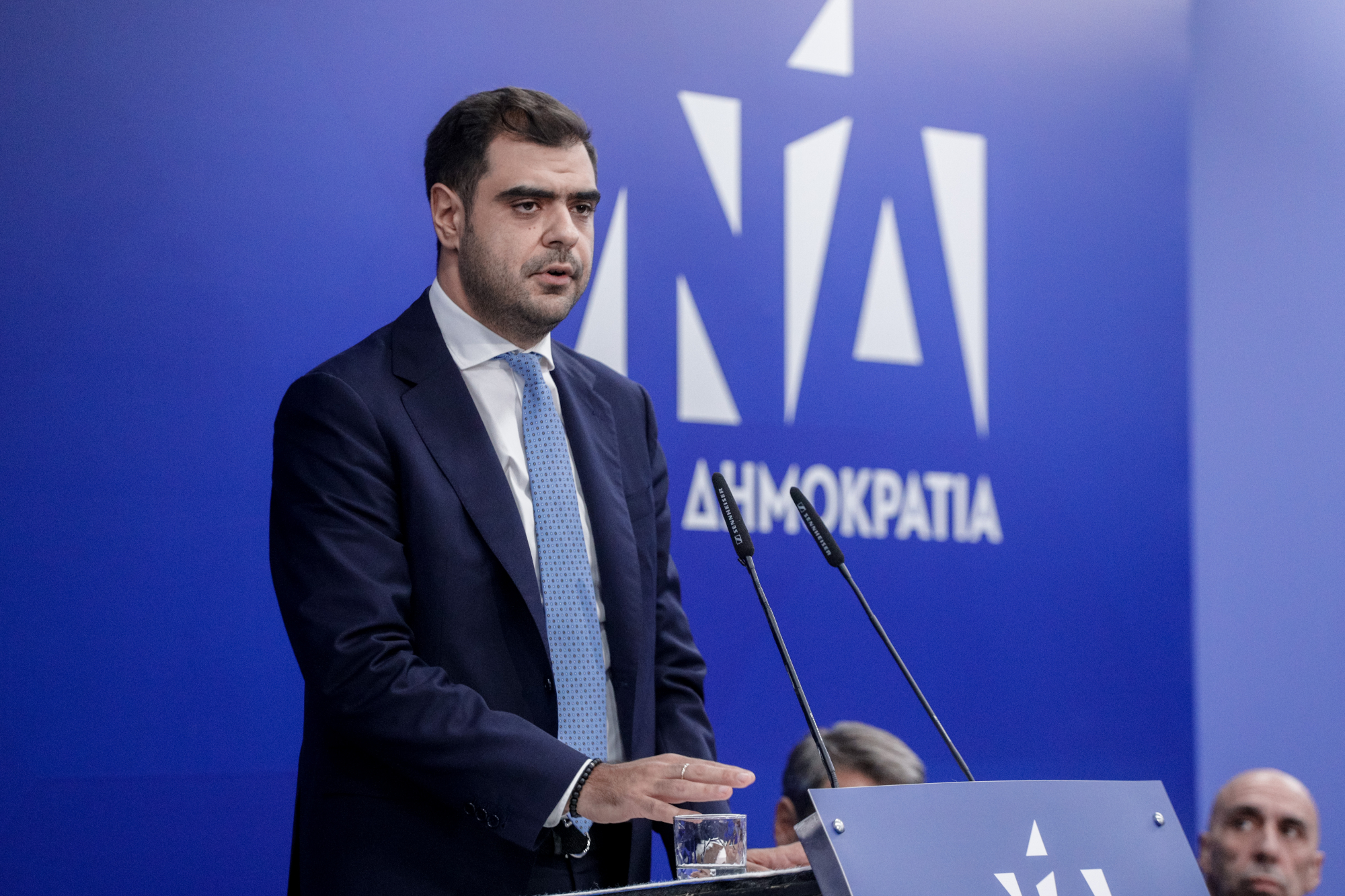 Παύλος Μαρινάκης: Η Ελλάδα «αλλάζει πίστα» – Ομιλία τομή από τον Κυριάκο Μητσοτάκη
