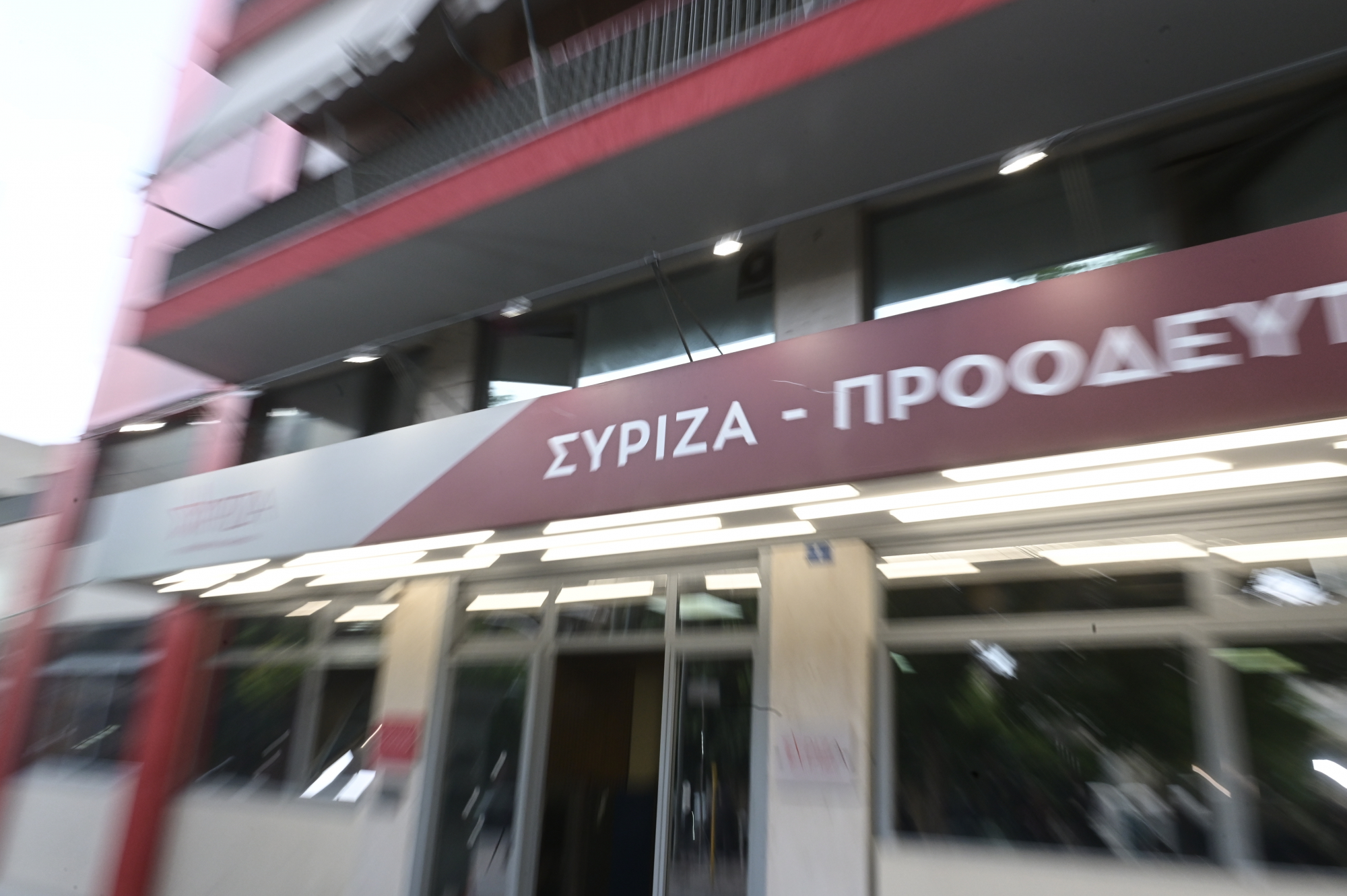 Ο «νεόφερτος Φλωρίδης» απέδωσε διάταξη της ΝΔ στον ΣΥΡΙΖΑ, λέει η Κουμουνδούρου
