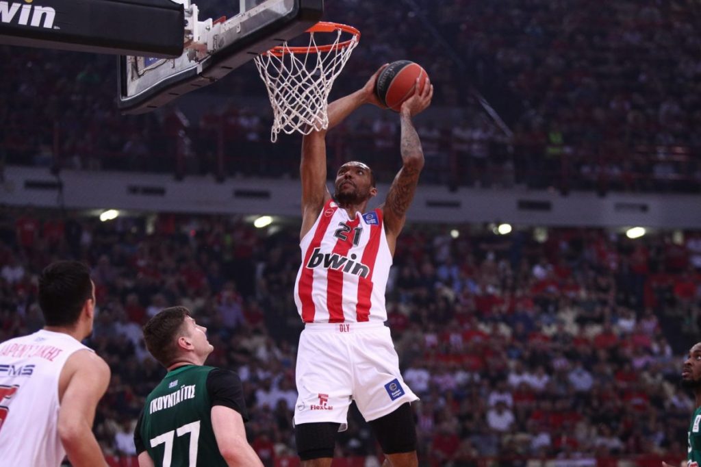 Ομάδα-έκπληξη για Μπολομπόι