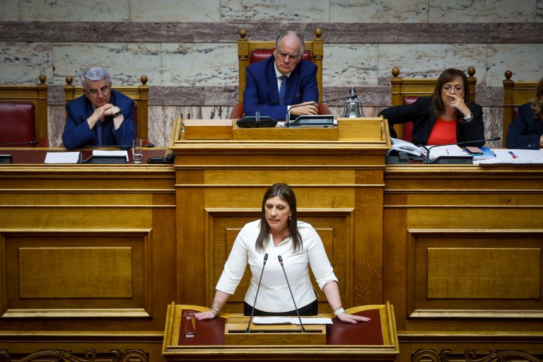 Κωνσταντοπούλου: Λοιδορήθηκα για την καρδούλα, όμως η αγάπη είναι εκείνη που μπορεί να κινήσει το Σύμπαν