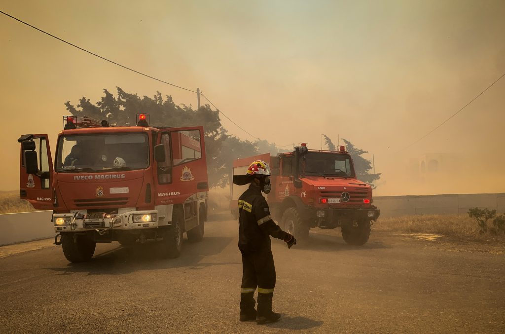 Φωτιά στην Ρόδο: Παρεμβαίνει εισαγγελέας για την πυρκαγιά