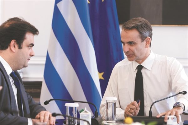 Βάζει στο ίδιο κάδρο ΣΥΡΙΖΑ και ΠΑΣΟΚ