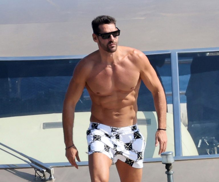 Γιάννης Σπαλιάρας: «Το θέατρο θα επιβιώσει δύσκολα χωρίς εμένα»