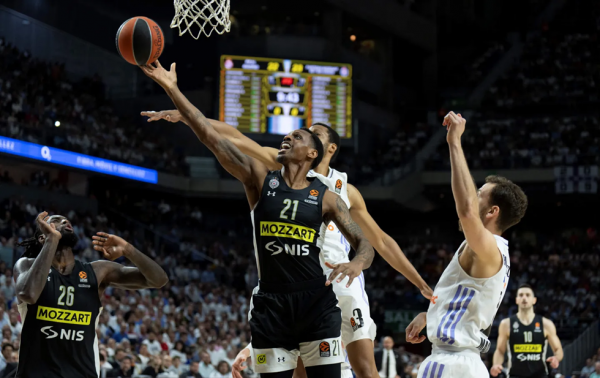 «Σφήνα» της Μπαρτσελόνα για Νάναλι