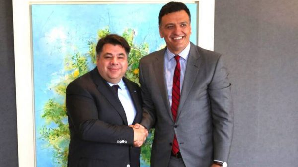 Φωτιά: Οι ΗΠΑ είναι έτοιμες να στείλουν πρόσθετα εναέρια μέσα σε πλοία στο Νότιο Αιγαίο, είπε ο Τσούνης στον Κικίλια