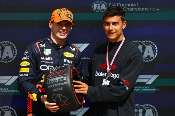 «Ιπτάμενος» ο Φερστάπεν, poleman και στη Μεγάλη Βρετανία