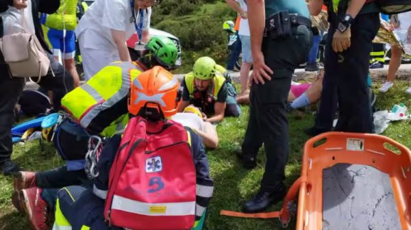 Ισπανία: Δέκα τραυματίες από ανατροπή τουριστικού λεωφορείου – Απεγκλωβισμοί επιβατών