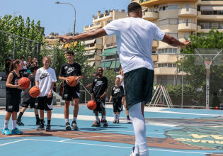 Μοίρασε χαμόγελα μέσω του μπάσκετ ο Γιάννης: «Σαν τον παλιό καιρό…» (pics)