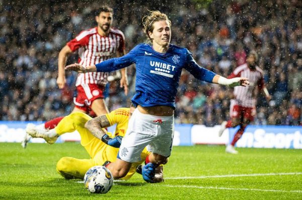 Χαμός στην Σκωτία με το «μαϊμού» πέναλτι της Ρέιντζερς: «Επρεπε να αποβληθεί»