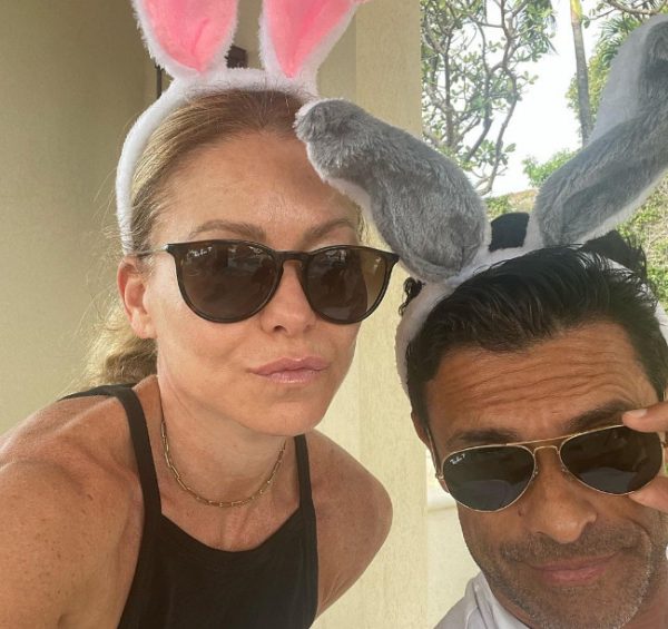 Πασίγνωστοι αμερικάνοι παρουσιαστές βρέθηκαν… κατά λάθος σε παραλία γυμνιστών στην Ελλάδα – «Είδαμε πολλά καμένα φασόλια»