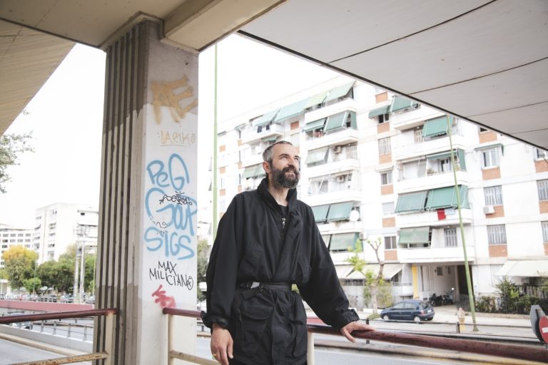 Άρης Σερβετάλης: «Ο ψυχαναλυτής μου είναι ο πνευματικός μου»