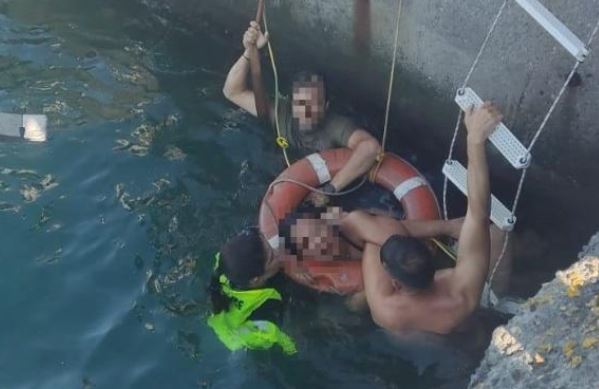 Πρωτοφανείς εικόνες στο λιμάνι του Ηρακλείου: Διάσωση 21χρονης που προσπάθησε να βάλει τέλος στη ζωή της
