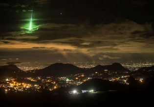 Αστροφυσικός του Χάρβαντ αναζητά συντρίμμια εξωγήινου σκάφους. Οι συνάδελφοί του εκνευρίζονται.