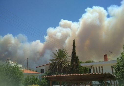 Γρηγόρης Γκουντάρας για τη φωτιά στον Κουβαρά: «Στείλτε δυνάμεις, κινδυνεύουν άνθρωποι»