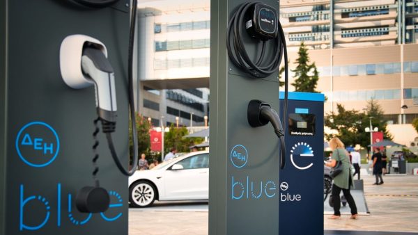 ΔΕΗ blue: Ρόδα είναι και φορτίζει σε περισσότερα από 1500 σημεία πανελλαδικά