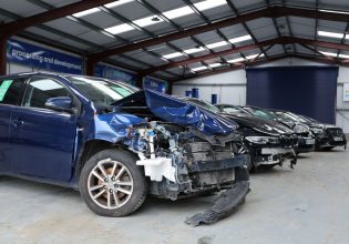 Ηλεκτροκίνηση: Γιατί οι ασφαλιστικές μισούν τα οχήματα με μπαταρίες