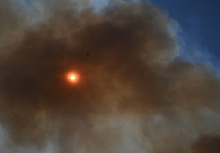 Φωτιά: Δύσκολη νύχτα στη Μαγνησία – Αγωνία για την αποθήκη πυρομαχικών στη Ν.Αγχίαλο