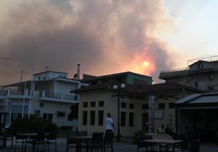 «Τραντάχτηκαν τα σπίτια μας» – Συγκλονίζει κάτοικος για τις εκρήξεις στη Νέα Αγχίαλο