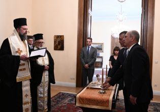 Ορκίστηκαν Γιάννης Οικονόμου και Γιάννης Βρούτσης μετά την παραίτηση του Νότη Μηταράκη