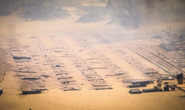 Φωτιά στη Ρόδο: Κάηκε ολοσχερώς beach bar που είχε απασχολήσει για παρανομίες