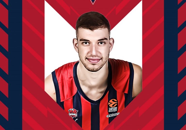 Ο Ρογκαβόπουλος υπέγραψε στην Μπασκόνια