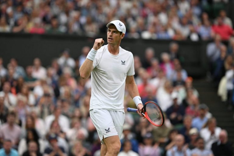 Εύκολα ο Μάρεϊ και περιμένει Τσιτσιπά ή Τιμ (3-0)