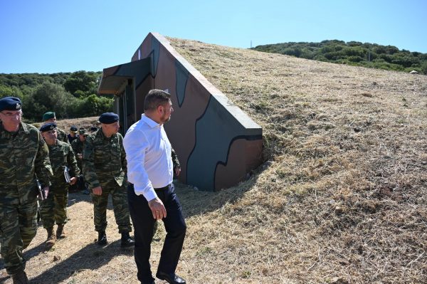 Επιθεώρηση Χαρδαλιά για τα μέτρα πυρασφάλειας σε μονάδες του στρατού μετά τη Νέα Αγχίαλο