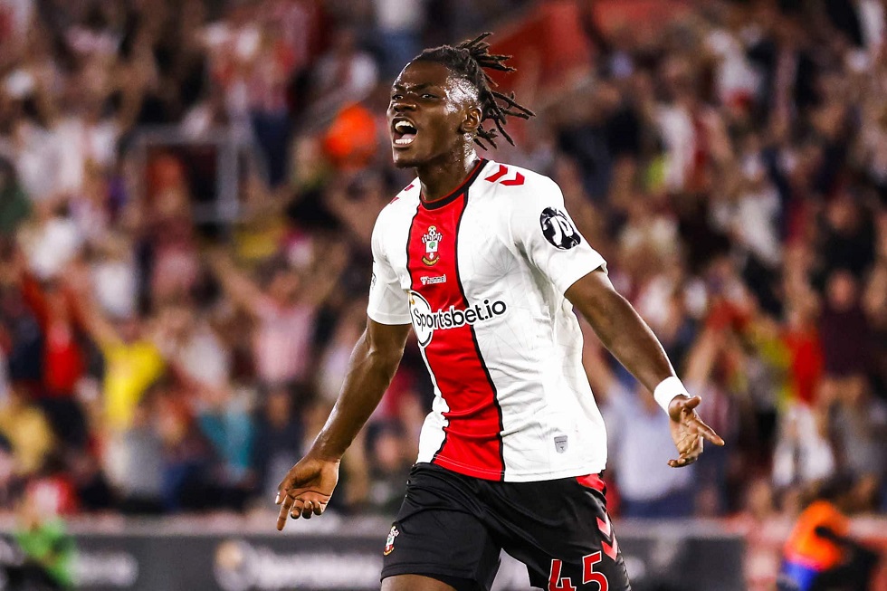 Λίβερπουλ: Συνεχίζει να πιέζει για Λάβια