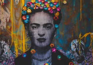 Φρίντα Κάλο: «Ζωγραφίζω λουλούδια που δεν θα πεθάνουν ποτέ»