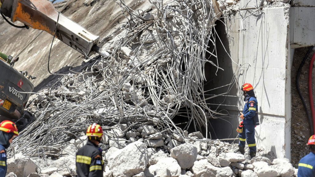 Πάτρα: Πέθανε ο 22χρονος που είχε τραυματιστεί σοβαρά από την πτώση της γέφυρας